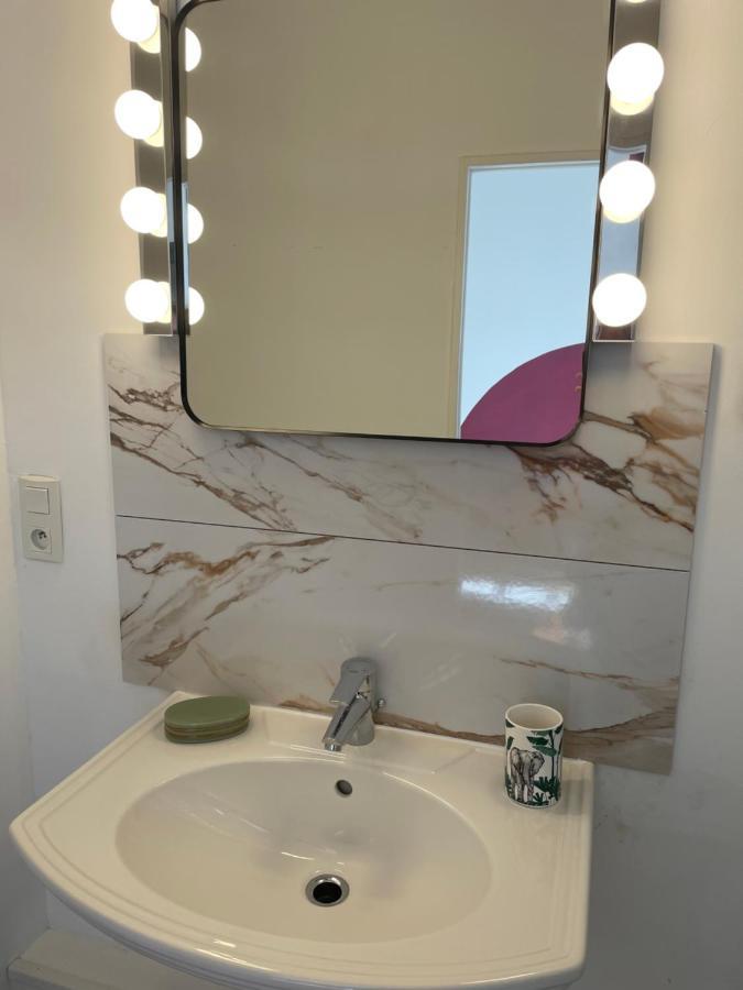 Appartement Au Calme Et Bow Window Quartier Plage 메르레뱅 외부 사진