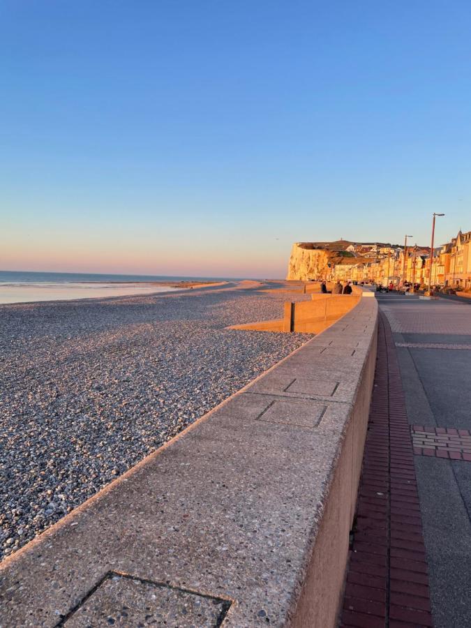 Appartement Au Calme Et Bow Window Quartier Plage 메르레뱅 외부 사진